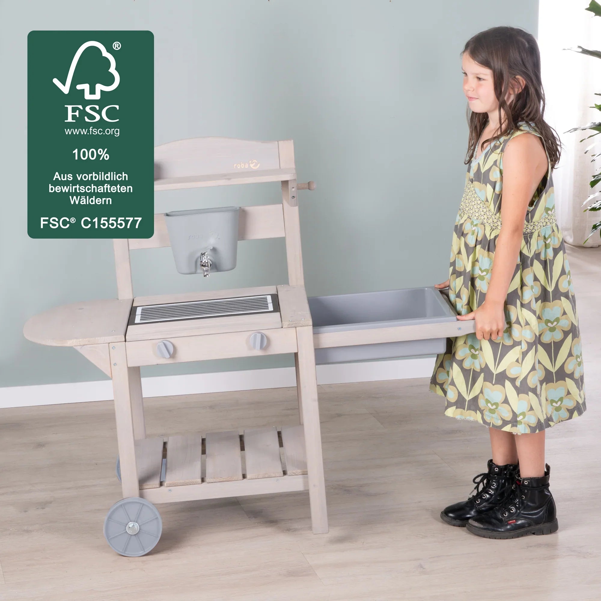 Cocina móvil de juego "Mud & Play BBQ" para niños – Madera certificada FSC – Acabado en gris grabado