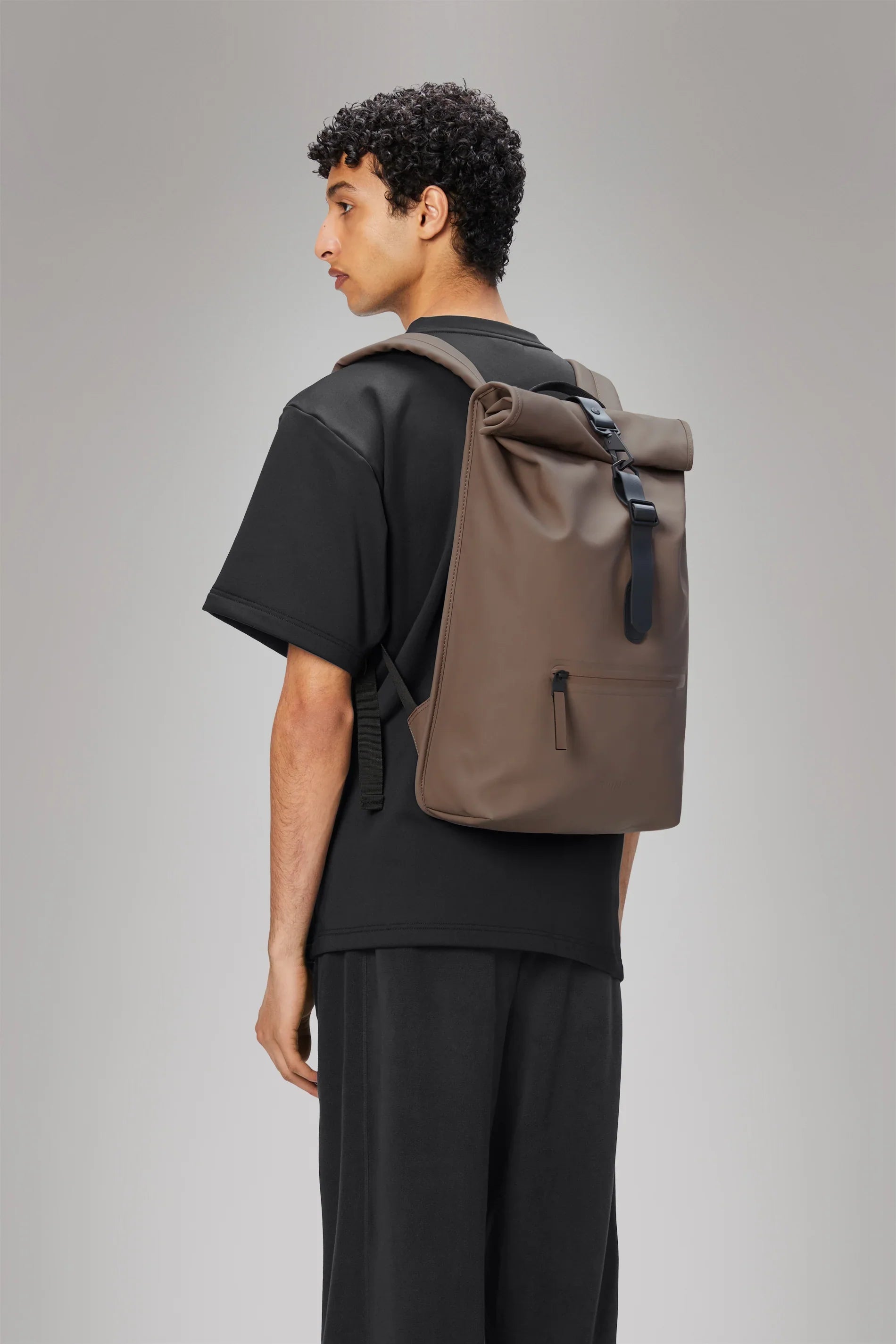 2025 Mochila Rolltop – Mochila Urbana Impermeable con Cierre Enrollable, Compartimento Lateral para Portátil y Correa de Pecho Segura