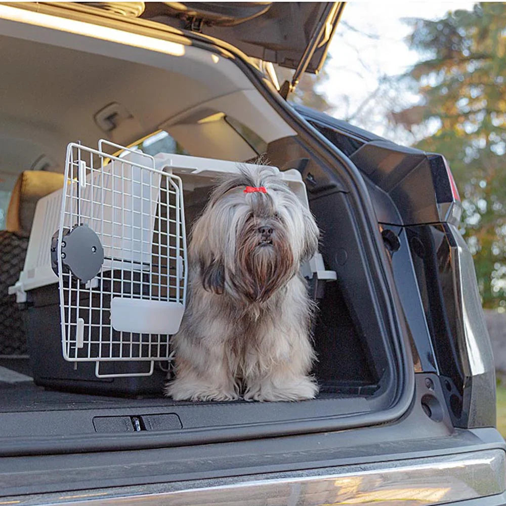 2025 Atlas 40 – Transportín para perro de tamaño mediano, seguro, ventilado y conforme a la normativa IATA. Con asa práctica, comedero y accesorios opcionales