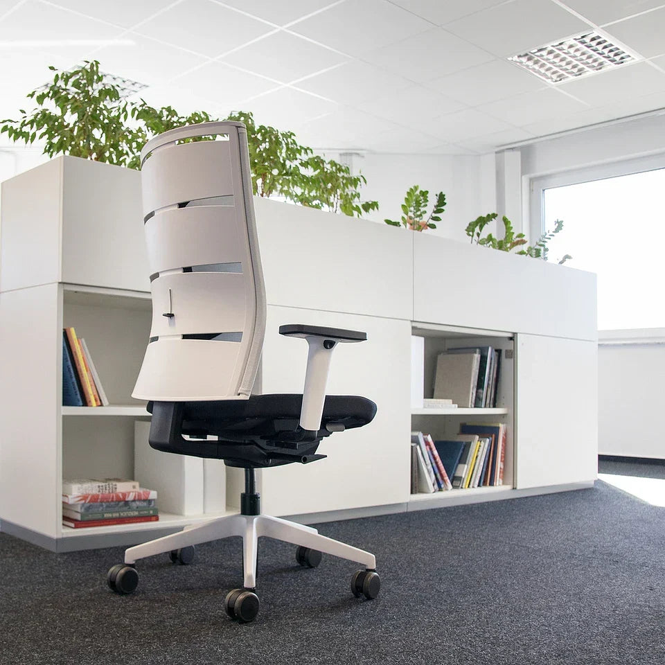 2025 Silla de Oficina Ergonómica con Respaldo de Malla lento Agilis Matrix MT12 EDICIÓN ESPECIAL Pure Black