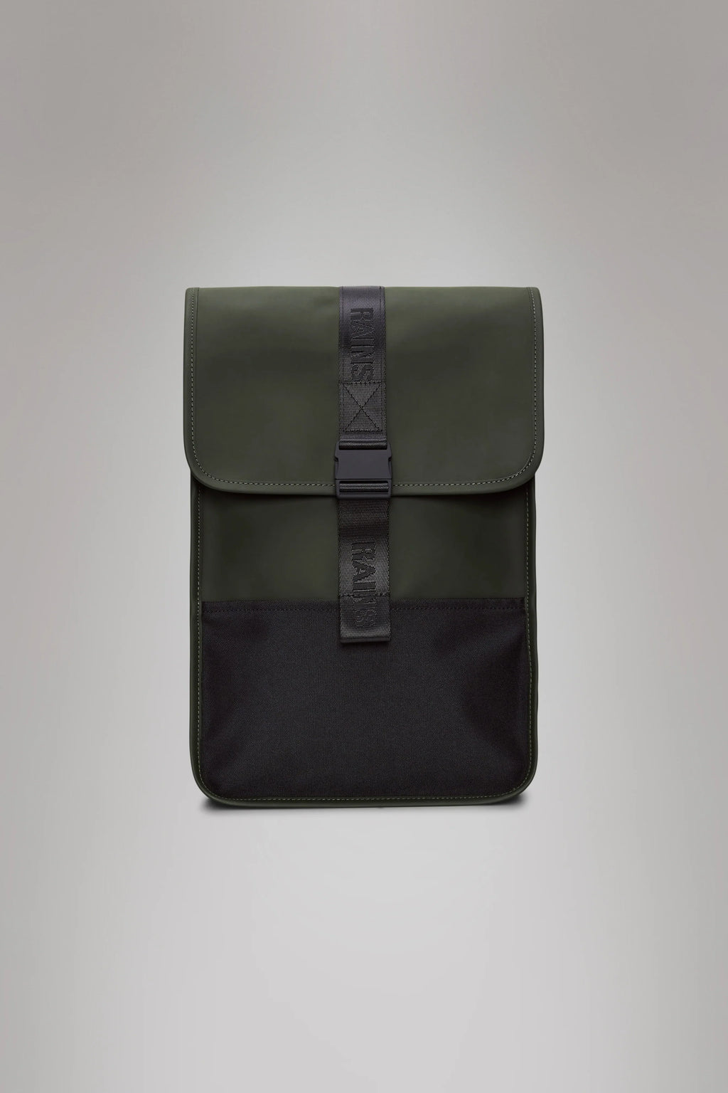 2025 Trail Backpack Mini – Mochila de Día Repelente al Agua (15") con Solapa y Hebilla de Goma – Tejido PU – Compartimento Acolchado para Portátil