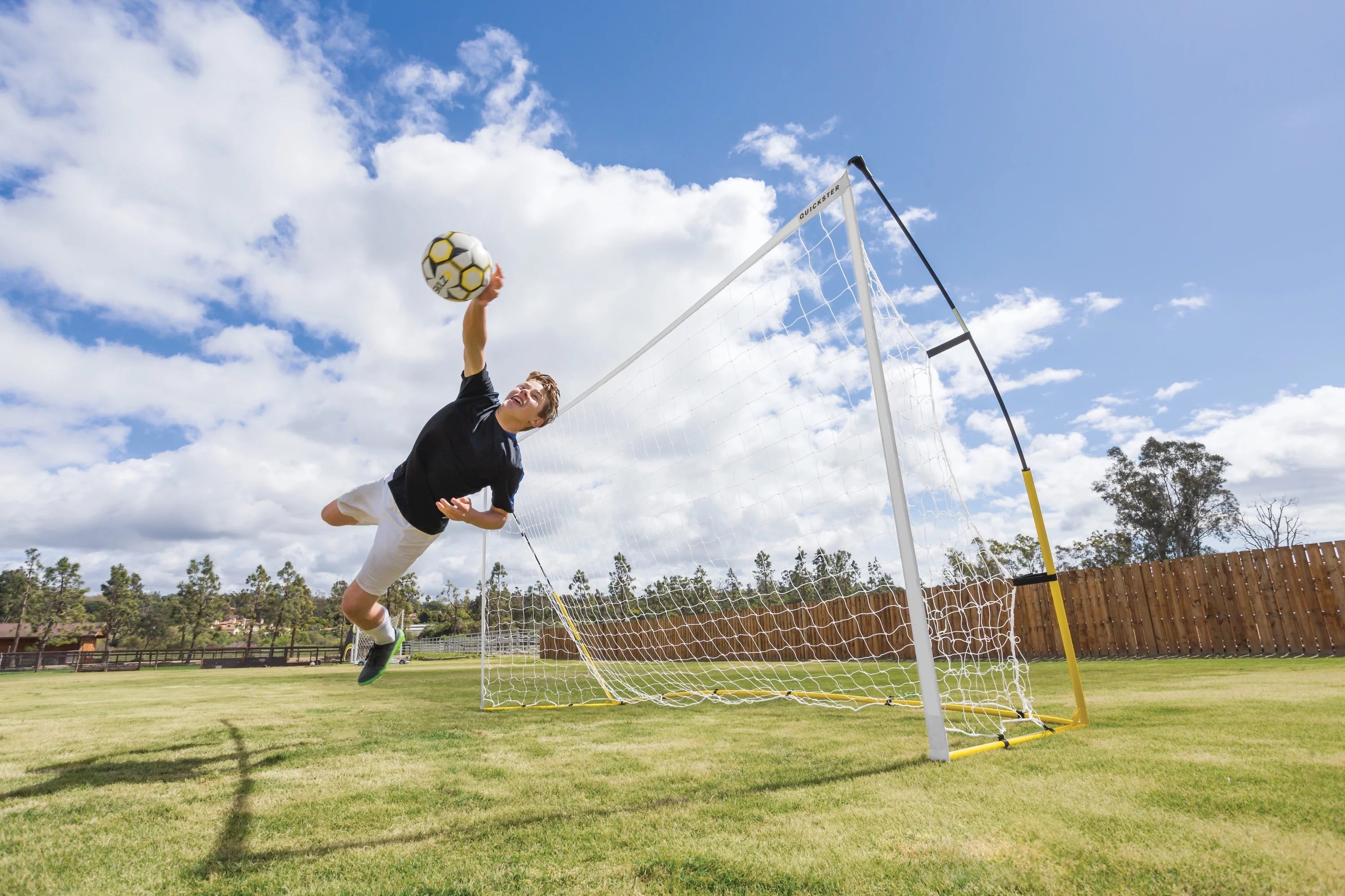 2025 Portería de Fútbol Portátil y Duradera SKLZ Quickster, 12′ x 6′