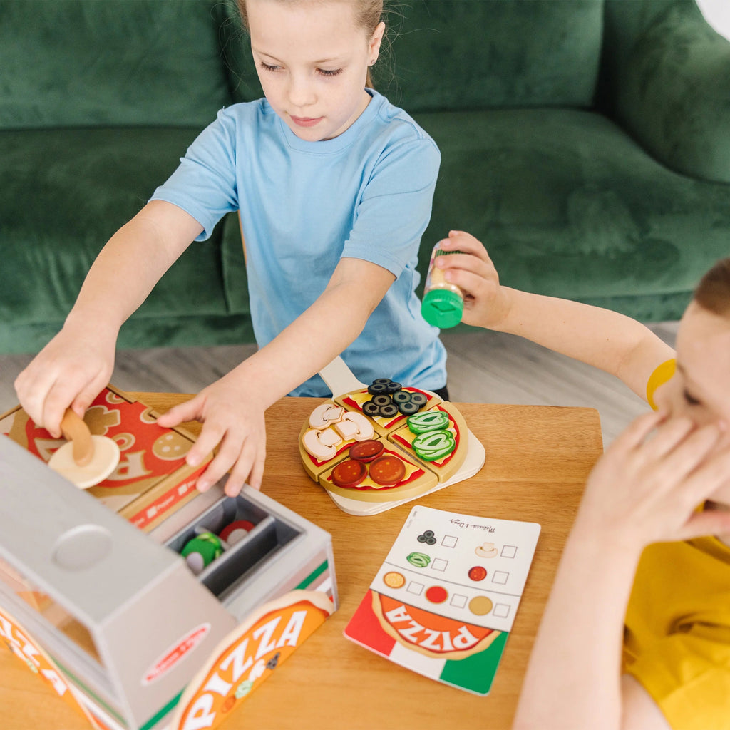 Melissa & Doug Mostrador de Pizza para Jugar Top & Bake de Madera (41 Piezas) – Certificado FSC