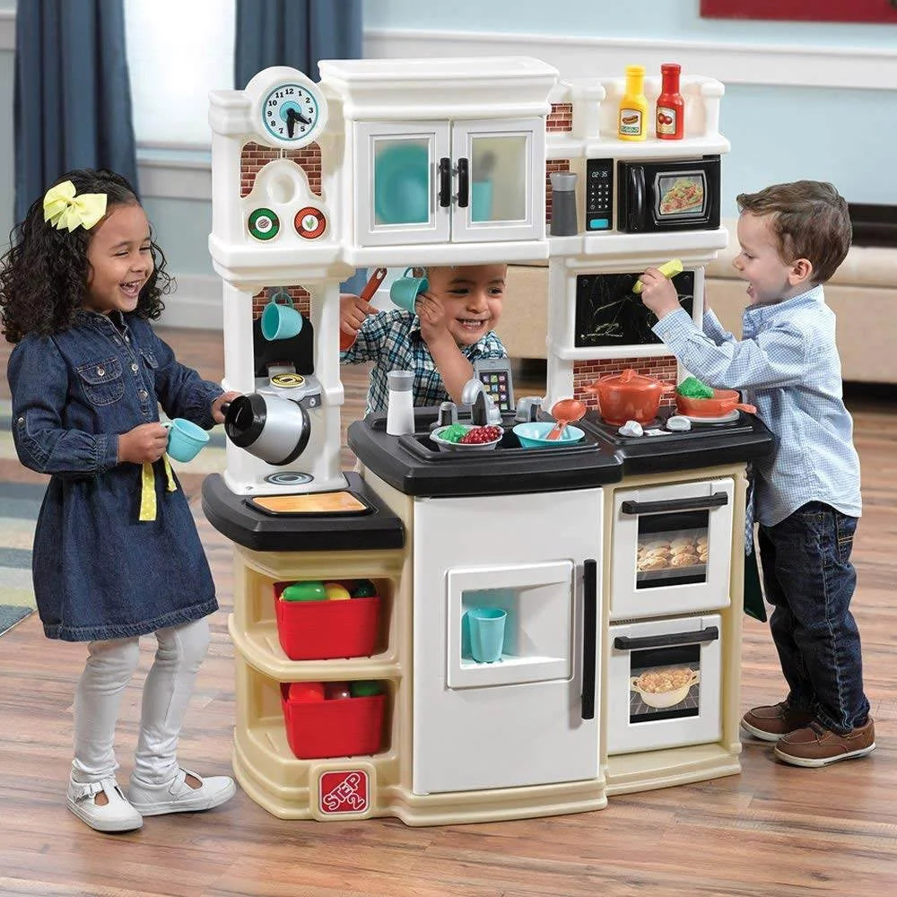 2025 Step2 Gran Cocina Gourmet Juguete para Niños en Color Blanco y Marrón con 35 Piezas de Accesorios