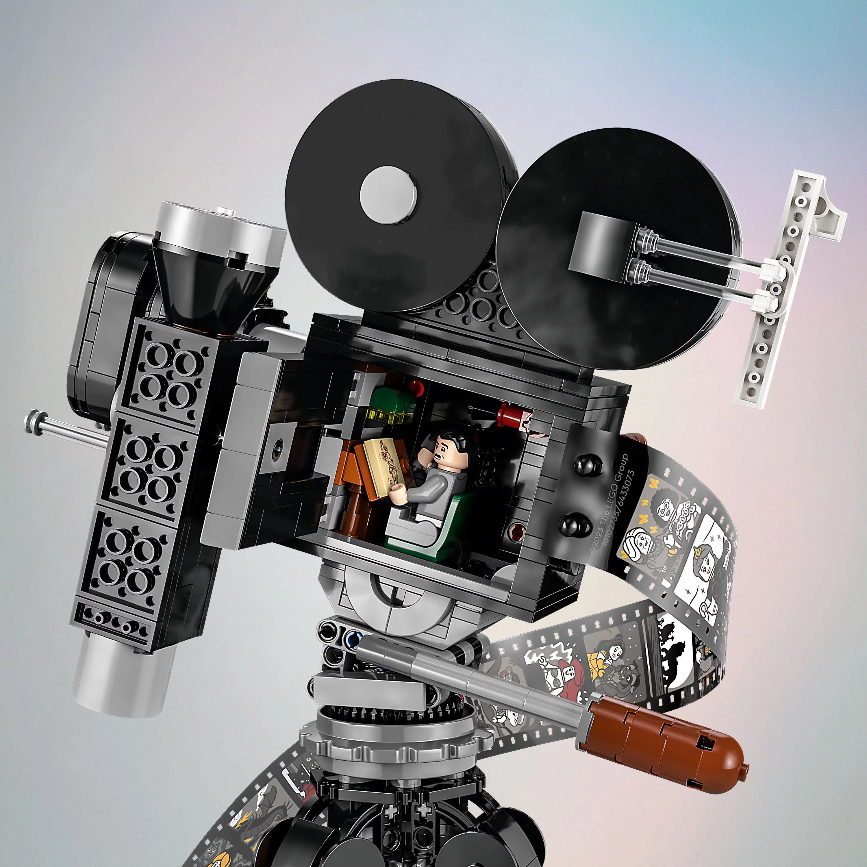 LEGO Disney Cámara Tributo a Walt Disney 43230 Set de Construcción para Fans de Disney, Celebra Disney 100 con una Pieza Coleccionable Perfecta para Jugar y Exhibir, Regalo Divertido para Constructores y Fans Adultos