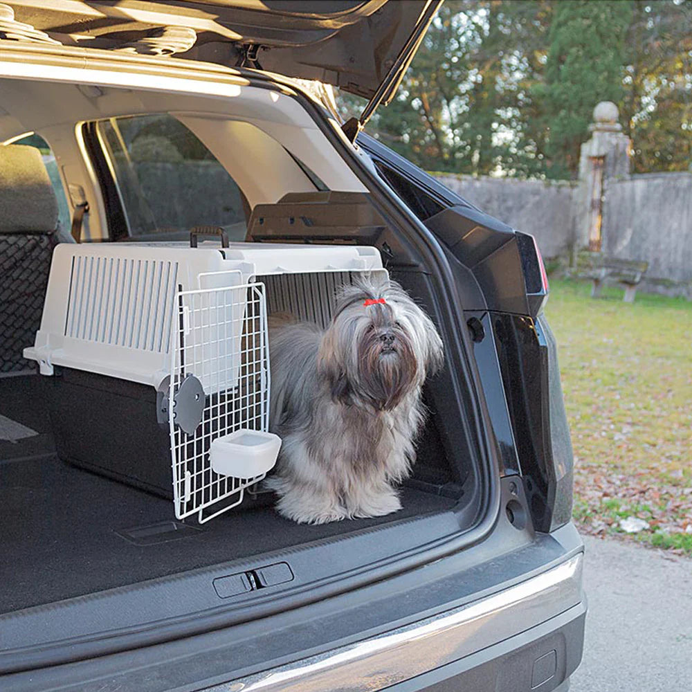 2025 Atlas 40 – Transportín para perro de tamaño mediano, seguro, ventilado y conforme a la normativa IATA. Con asa práctica, comedero y accesorios opcionales