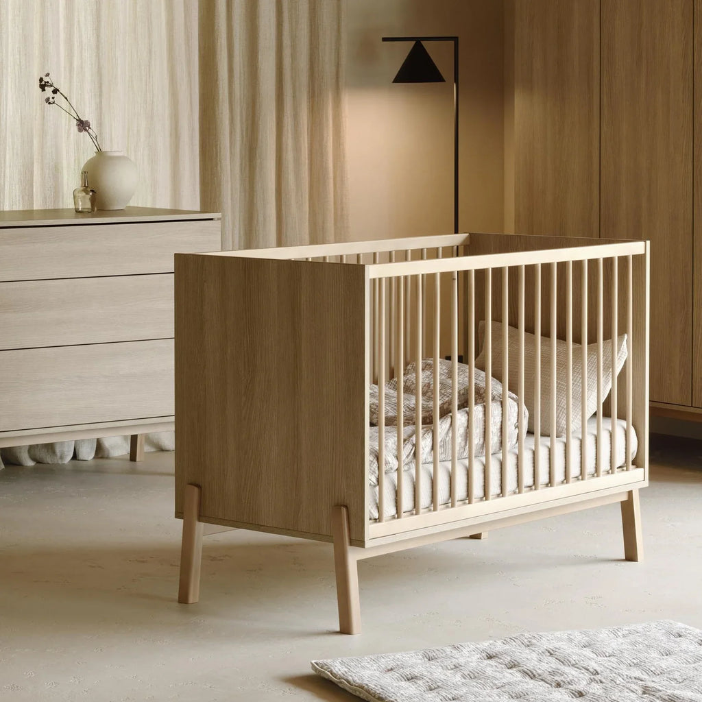 2025 Cuna Quax Ashi – 60x120 cm | Ajustable en 3 alturas | Madera de haya certificada FSC | Con somier de lamas, sin colchón | Color natural