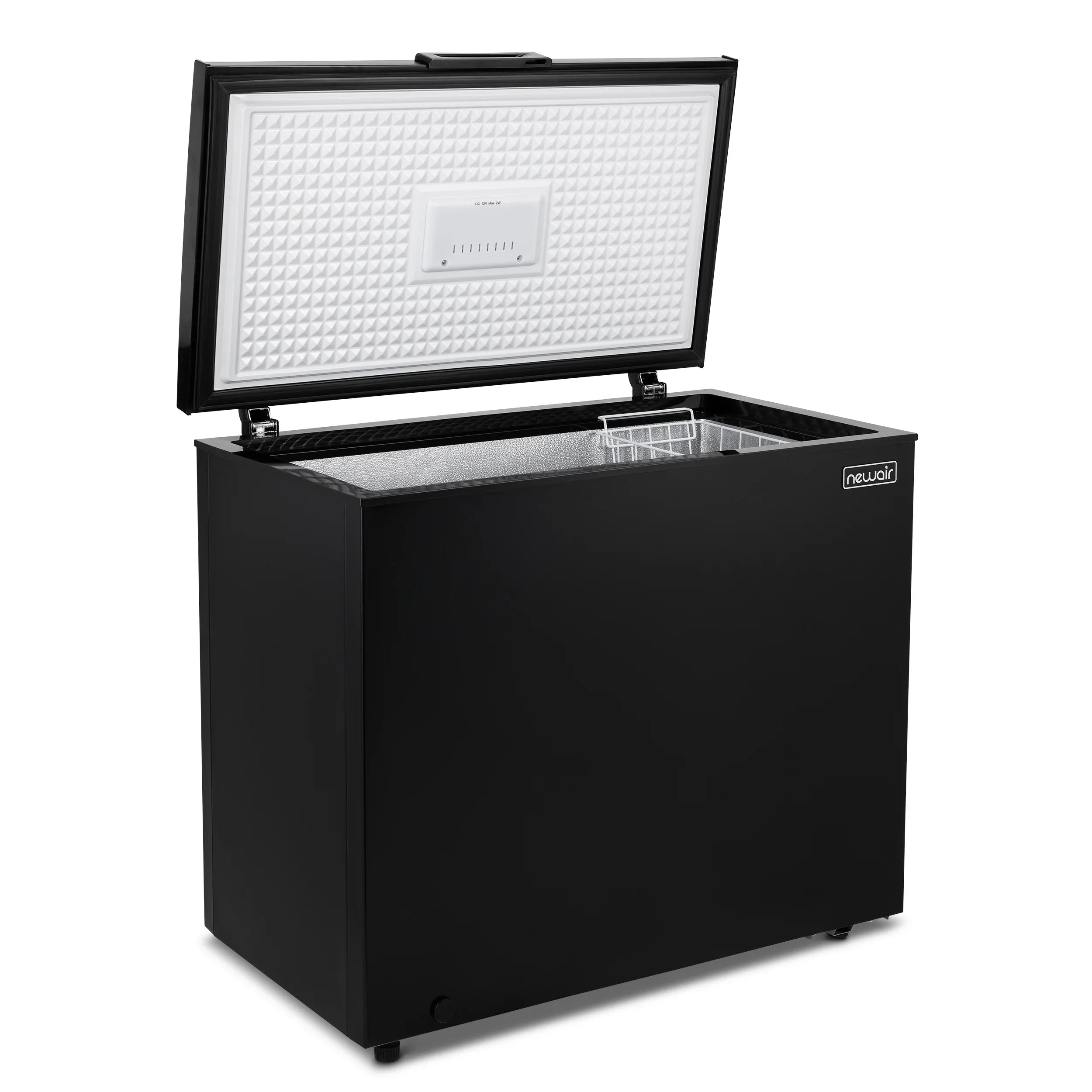 2025 Congelador Vertical Compacto Newair – 6,7 pies³ – Negro