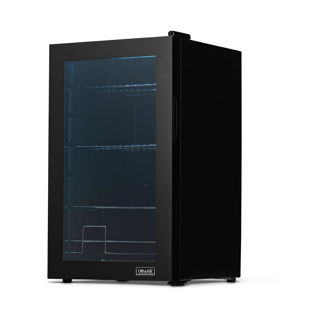 2025 Newair® Edición Limitada Refrigerador de Bebidas Aniversario – 100 Latas – 16,93"