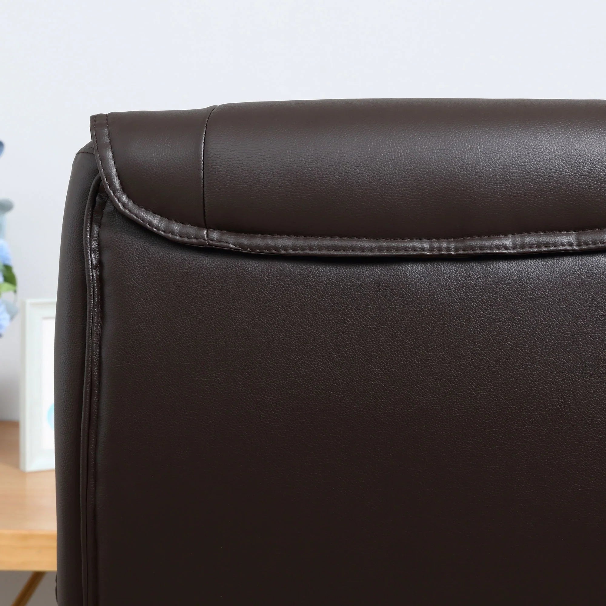 Silla de Oficina con Respaldo Alto, Sillón Giratorio de Cuero Sintético con Altura Ajustable, Marrón