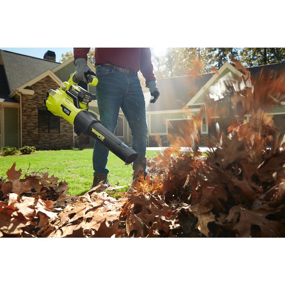 2025 Soplador de Mano RYOBI 40V Brushless 125 MPH 550 CFM de la Serie Whisper con Batería de 4.0 Ah y Cargador RY40470