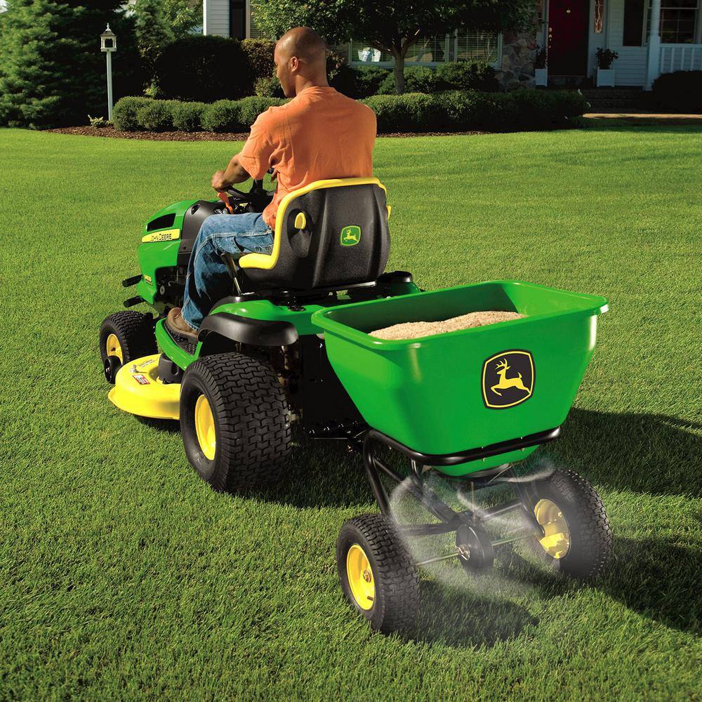 Esparcidor Remolcado John Deere de 175 lb con Tolva de Polietileno Antióxido – Compatibilidad Universal