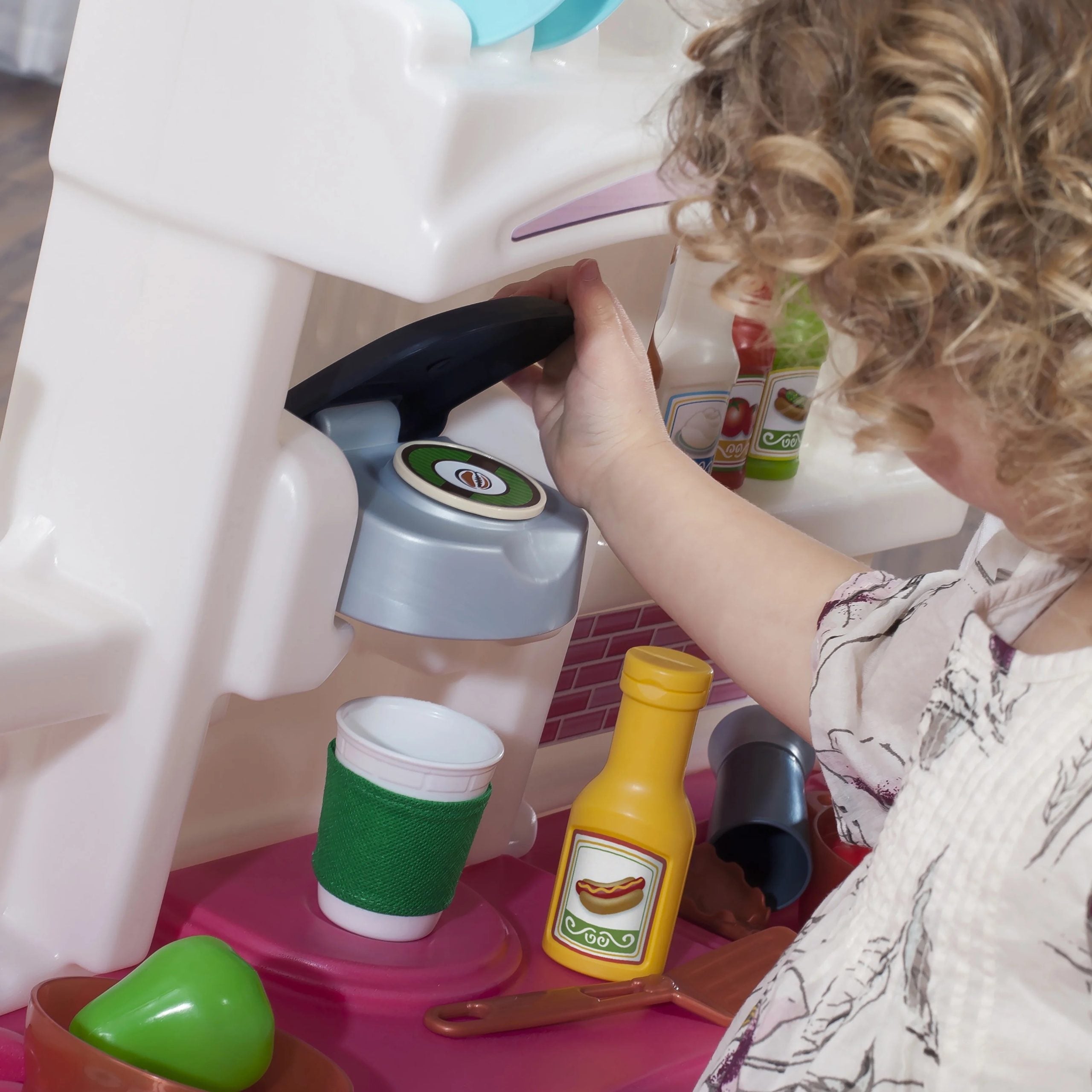 2025 Set de cocina infantil Step2 Fun with Friends en rosa