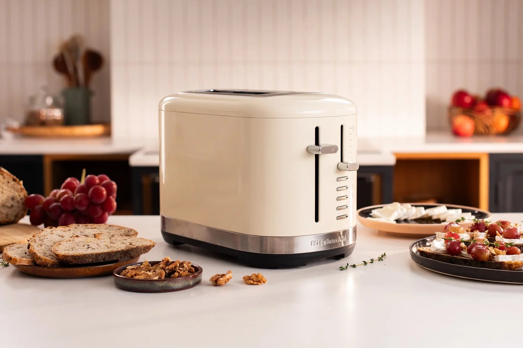 2025 Set KitchenAid de 2 piezas, tostadora + soporte para panecillos 5KMT2109