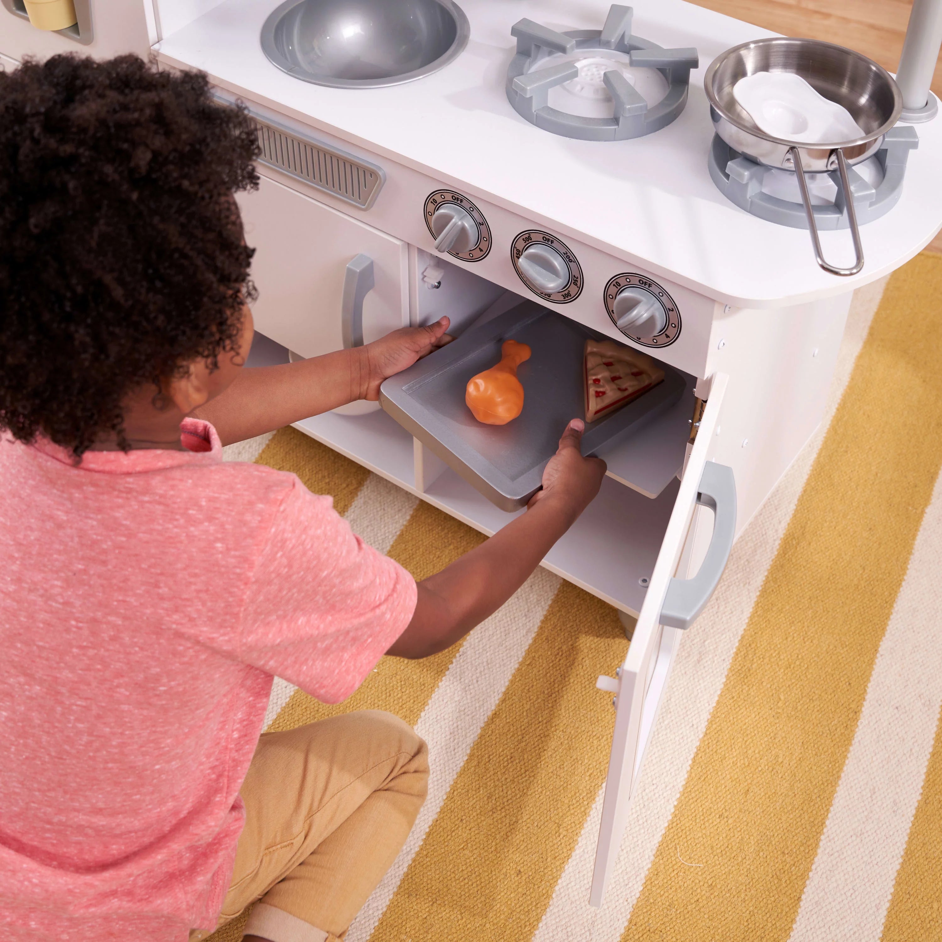 Cocina de Juguete KidKraft Vintage de Madera Blanca con Fabricador de Hielo y Teléfono de Juguete