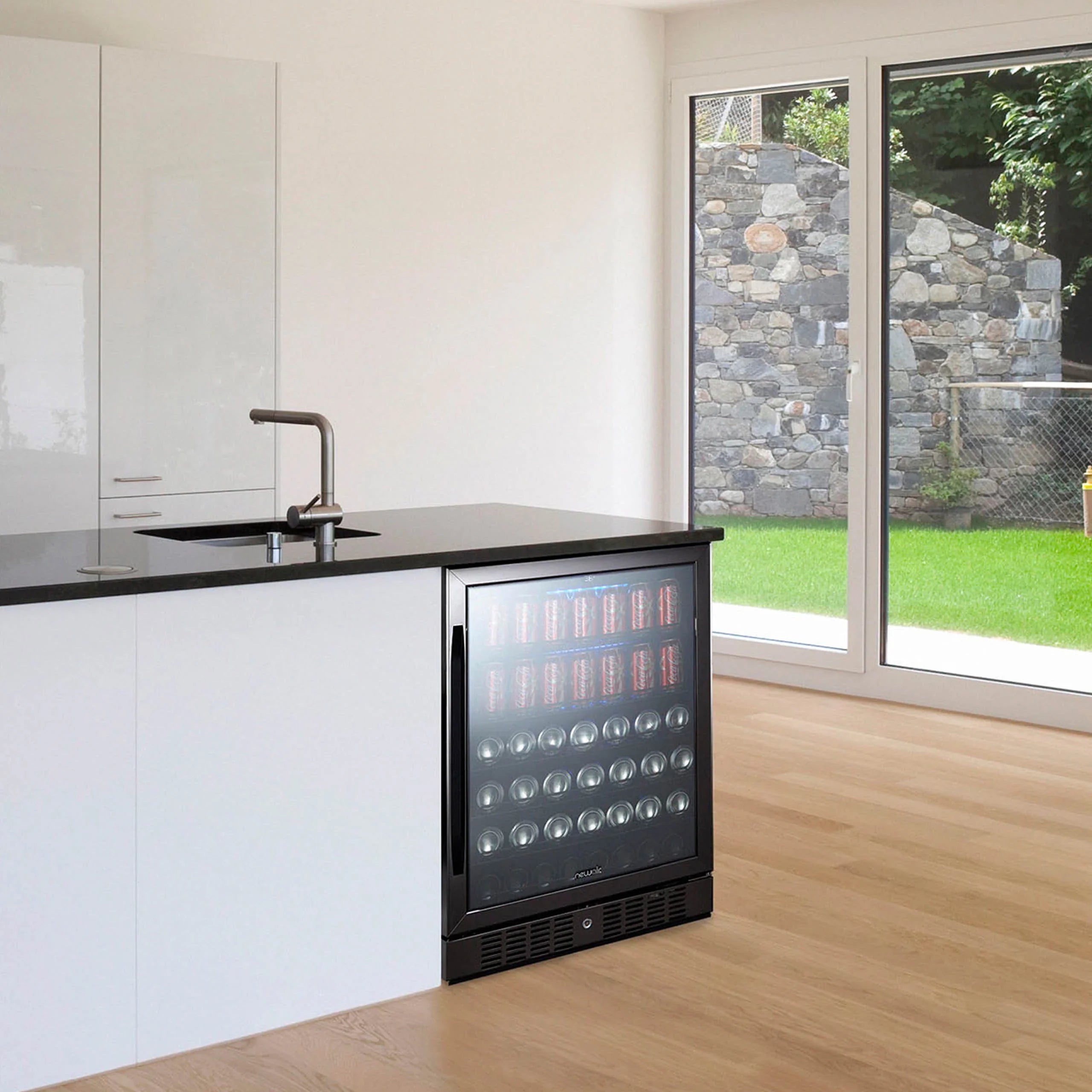 2025 Refrigerador Empotrable Newair® de 177 Latas – 24” – Acero Inoxidable Negro