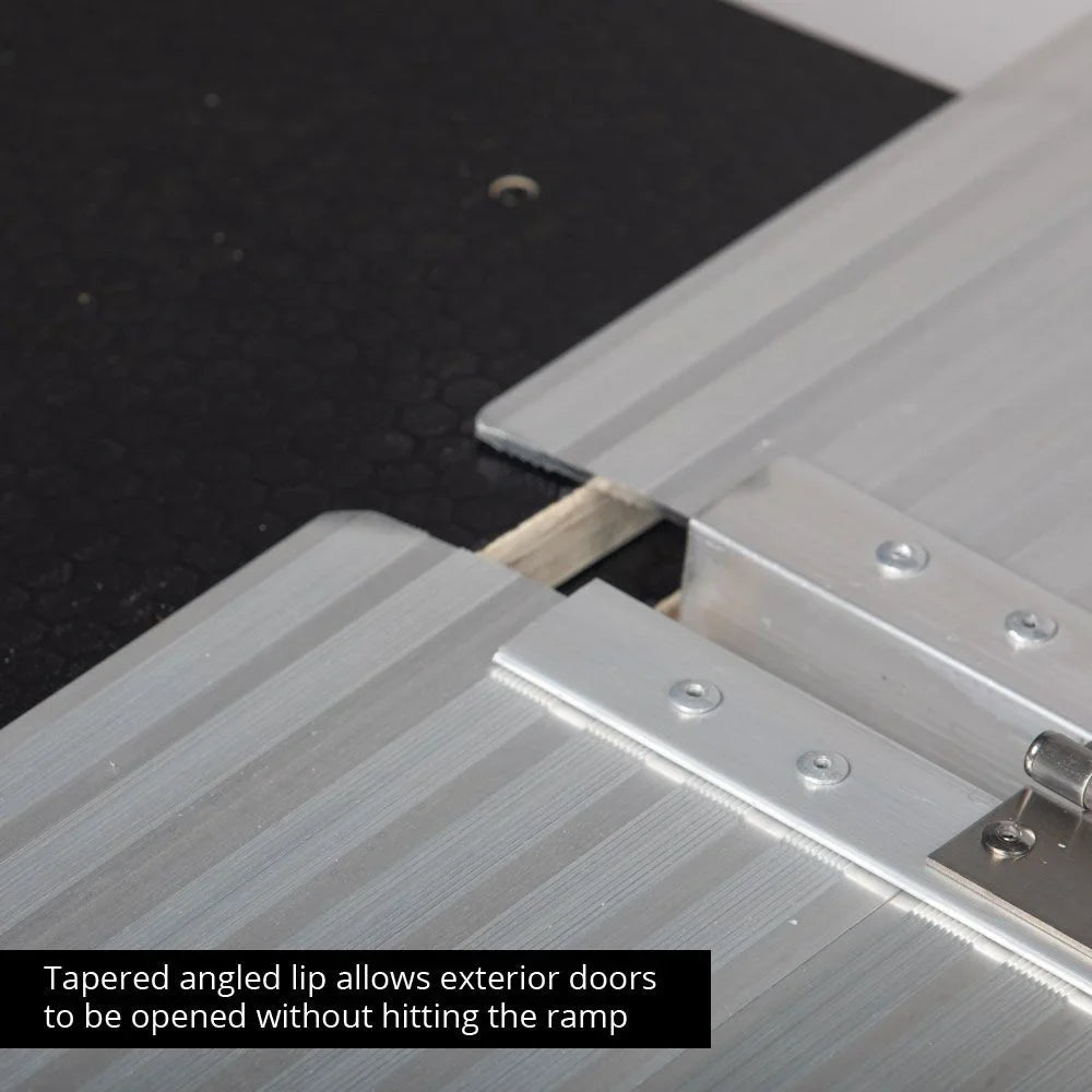 2025 Titan Ramps rampa plegable simple de 4 pies para silla de ruedas – capacidad de carga de 600 lb.