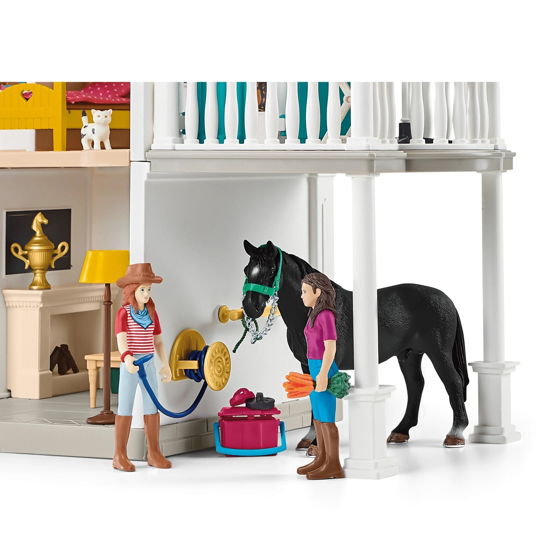 2025 Schleich – Horse Club: Casa de Campo y Establo junto al Lago con Accesorios, 192 Piezas