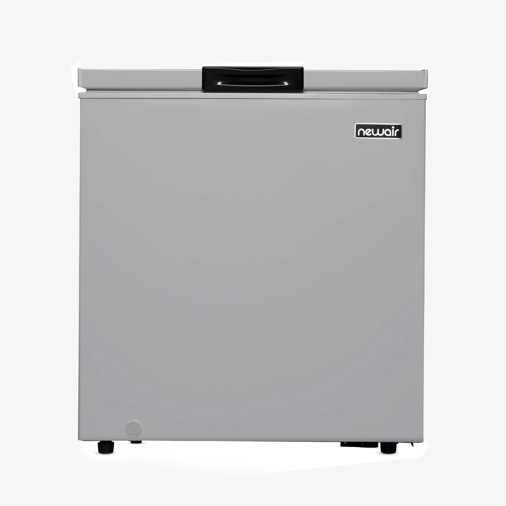 2025 Congelador Horizontal Mini-Profunfo Newair – 5 pies³ – Gris Frío