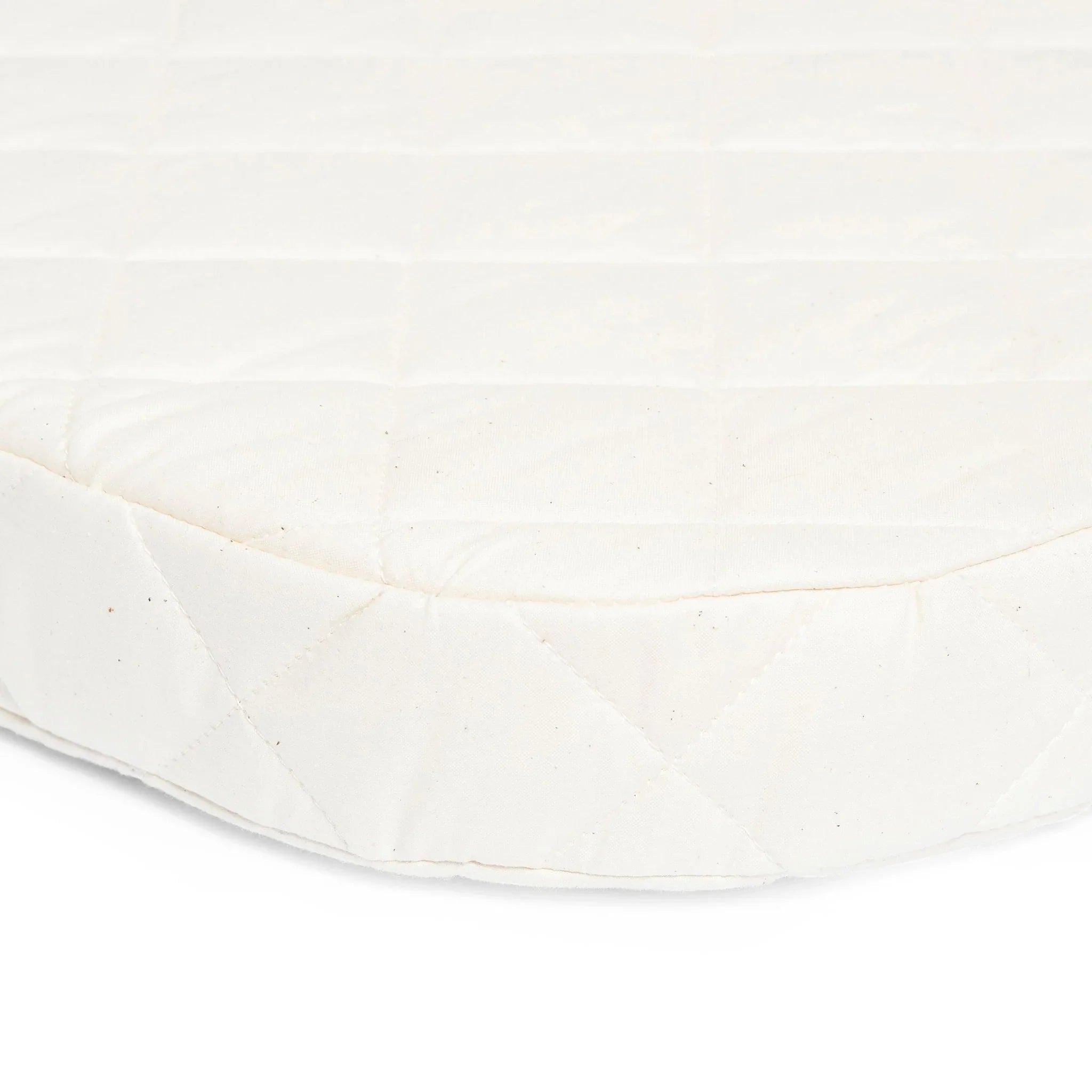 2025 La cuna KUMI de Charlie Crane es innovadora, transparente y de forma redonda.